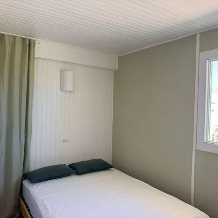 - - Vue - 4 בקתה גרואיסאן
