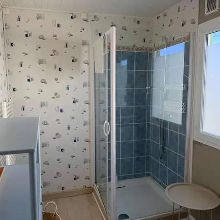 - - Vue - 4 בקתה
