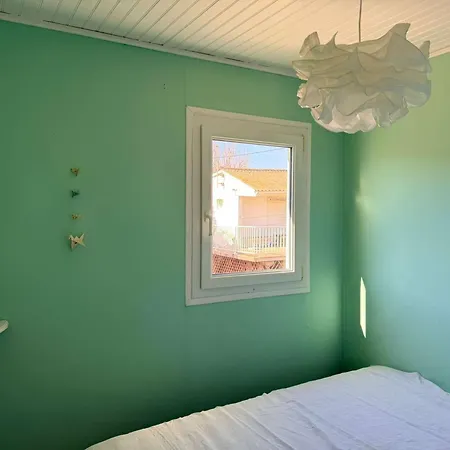 - - Vue - 4 * גרואיסאן