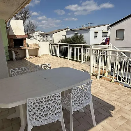 - - Vue - 4 בקתה